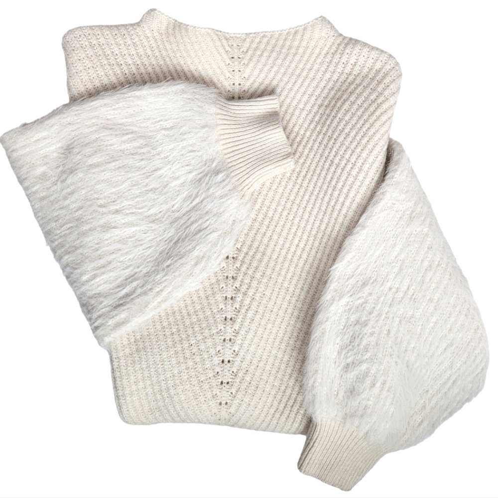 Anthropologie Knitted and Knotted Ivory Cream Knit Pullover Sweater Fuzzy Size M